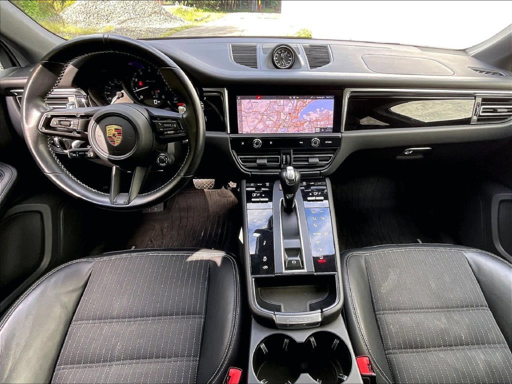 Certified 2023 Porsche Macan Turbo AWD/4WD image 18