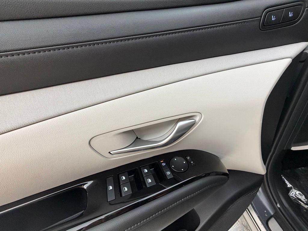 Used 2025 Hyundai Tucson Limited AWD/4WD image 27
