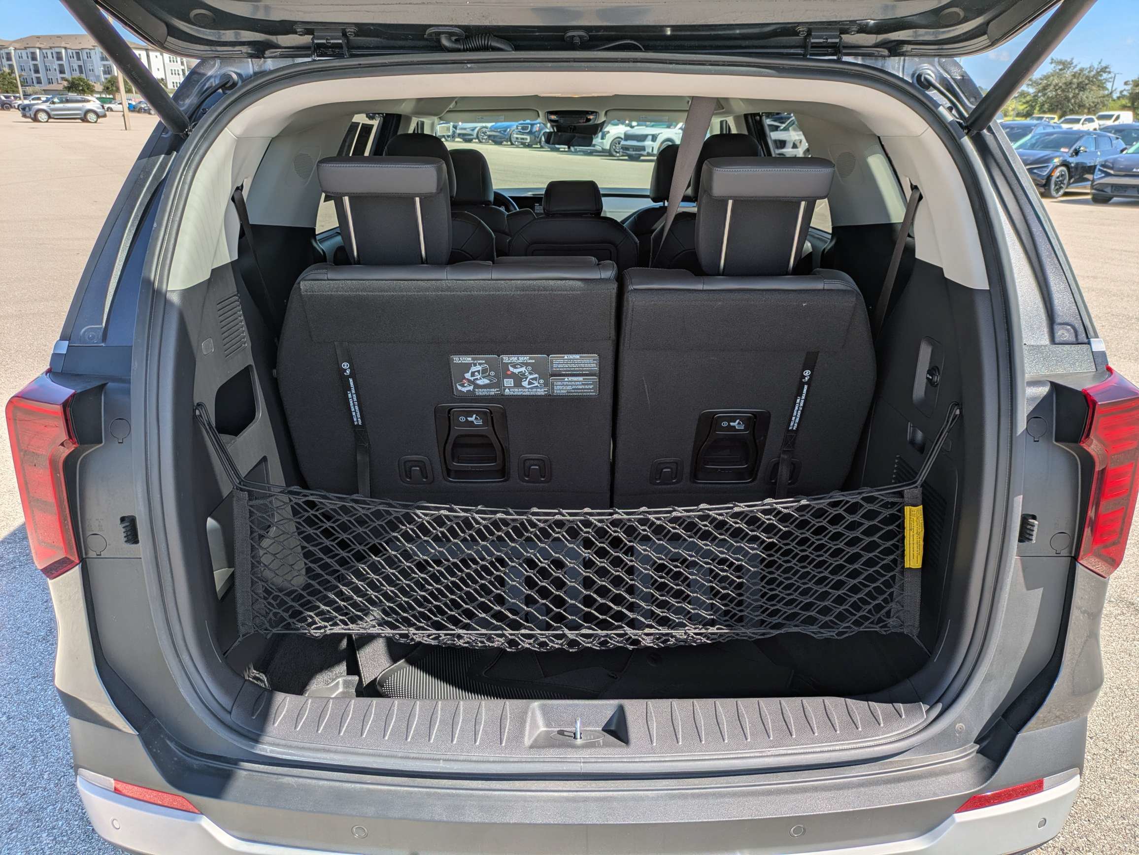 Certified 2025 Kia Carnival EX FWD image 14