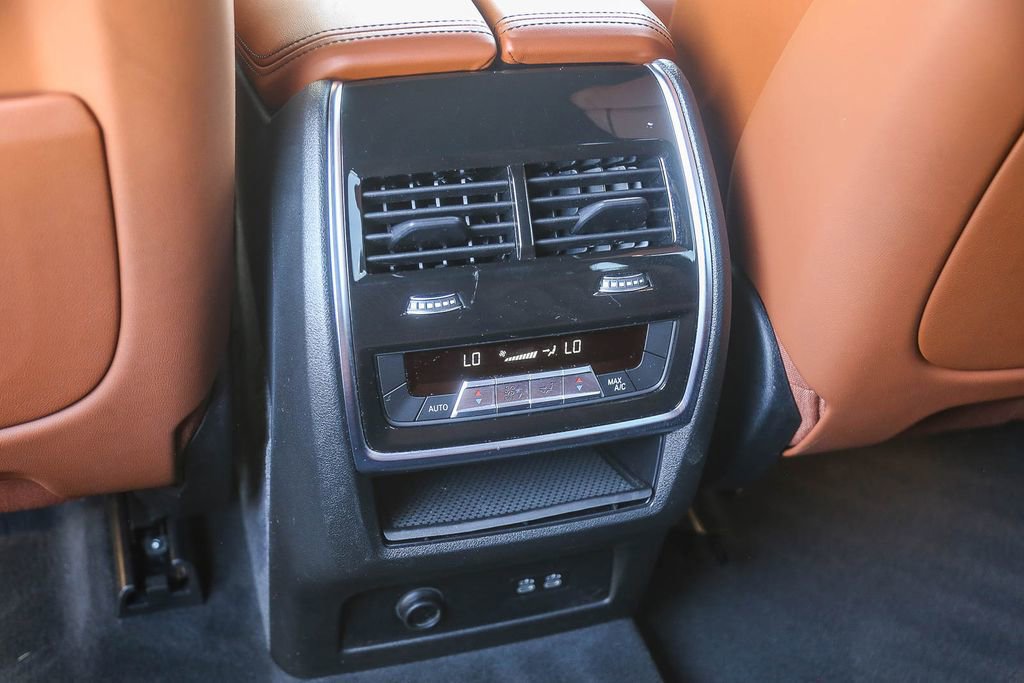 Certified 2024 BMW X7 xDrive40i w/ M Sport Package AWD/4WD image 17