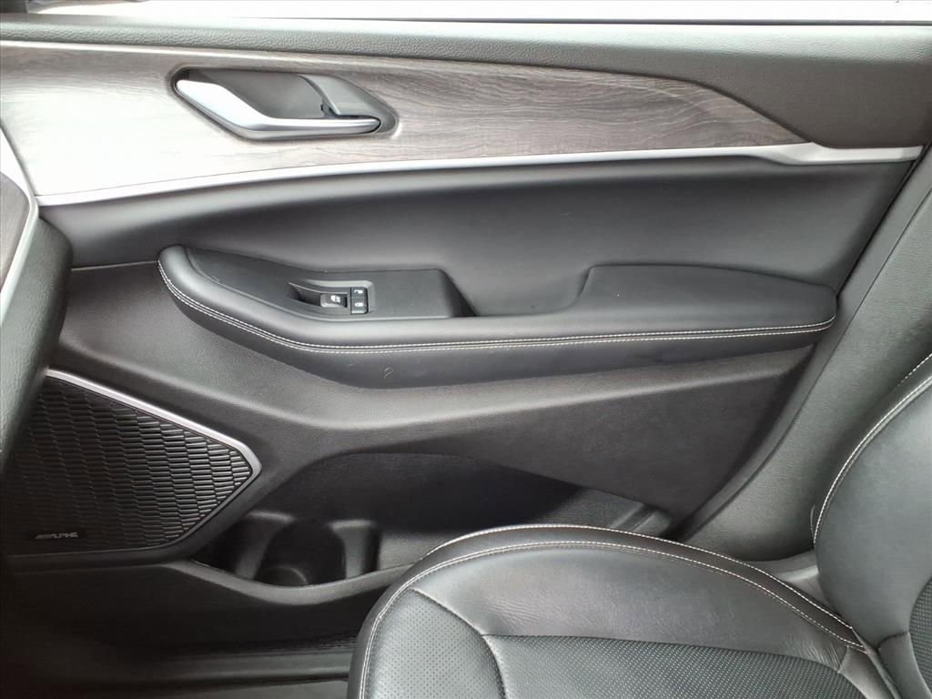 Used 2023 Jeep Grand Cherokee Altitude image 28