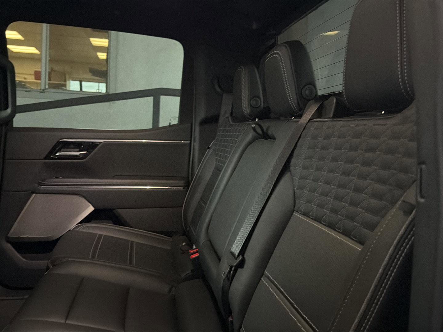 Used 2024 GMC Sierra EV Denali AWD/4WD image 7