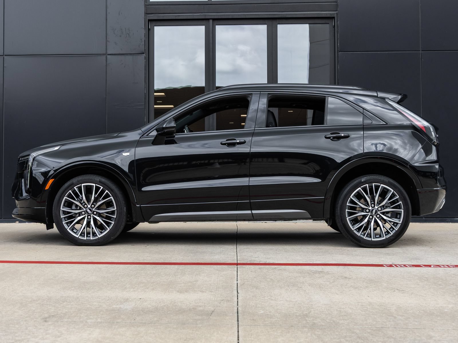 Used 2024 Cadillac XT4 Sport FWD image 9