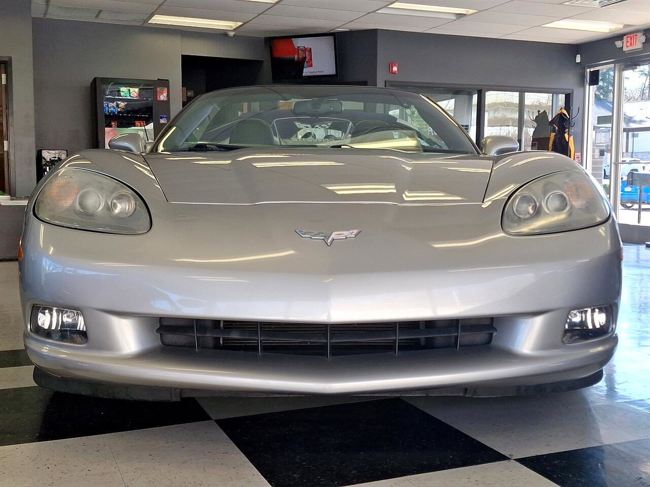 Used 2005 Chevrolet Corvette Convertible w/ Preferred Equipment Group image 2