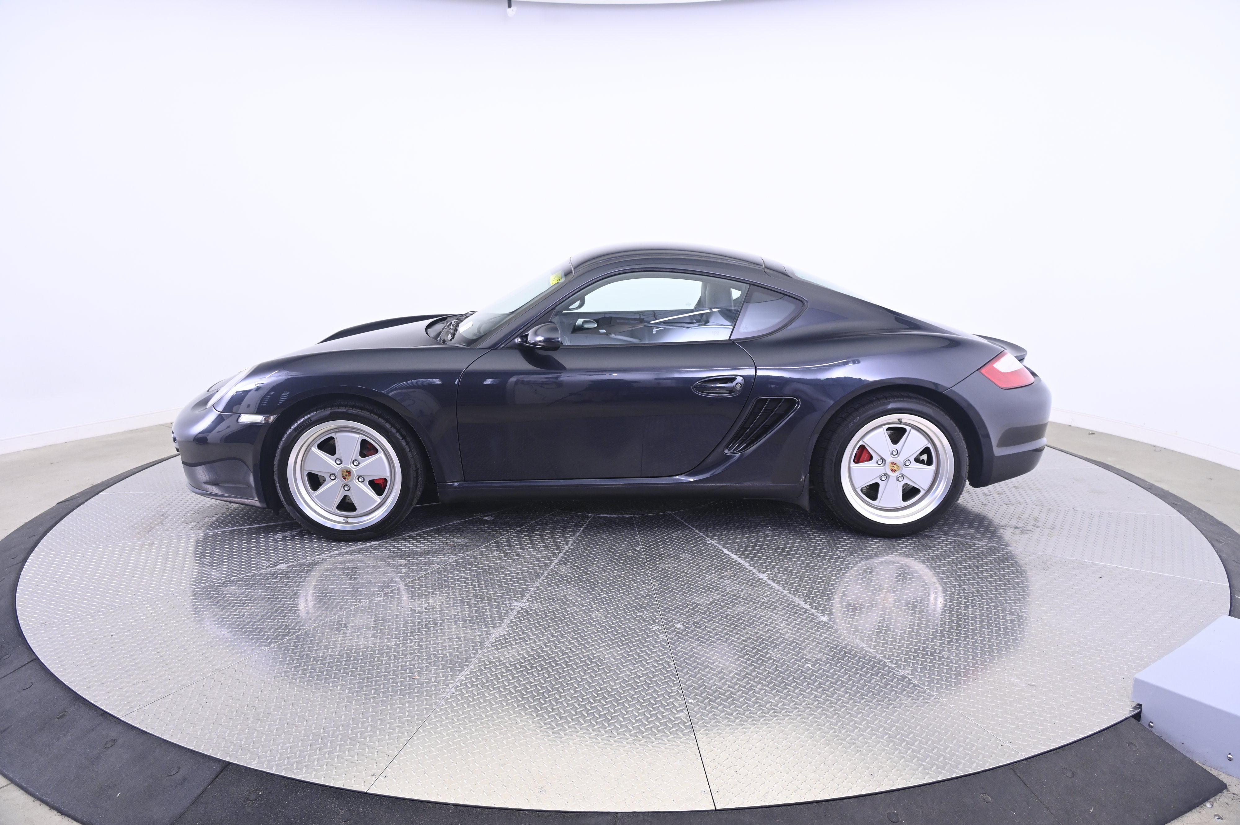 Used 2007 Porsche Cayman S RWD image 2