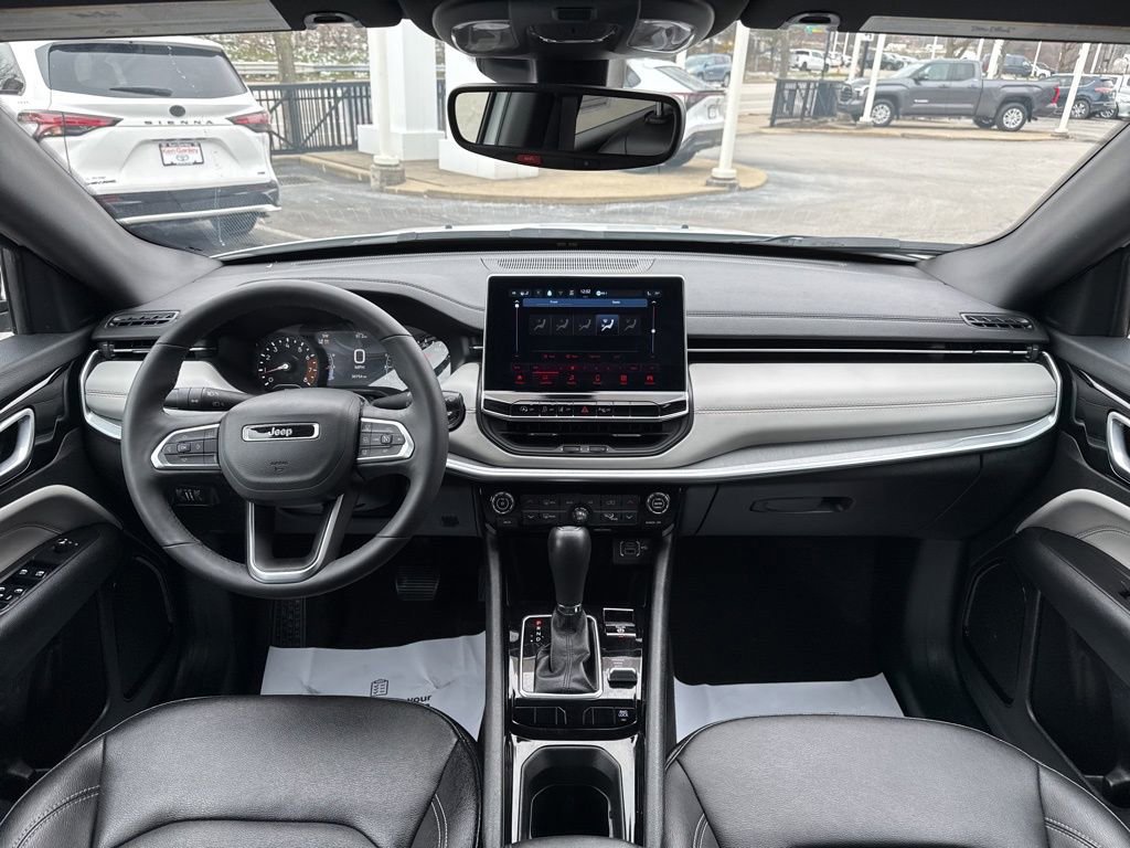 Used 2025 Jeep Compass Limited AWD/4WD image 20