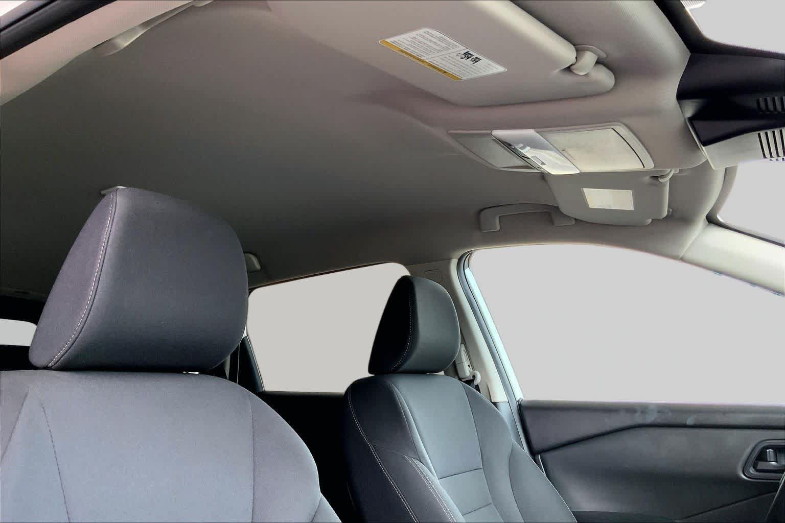 Used 2024 Nissan Rogue S AWD/4WD image 14
