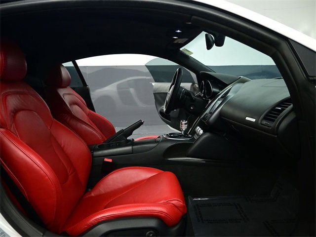 Used 2009 Audi R8 V8 w/ Enhanced Leather Pkg image 26