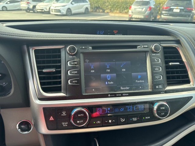 Used 2018 Toyota Highlander XLE image 9