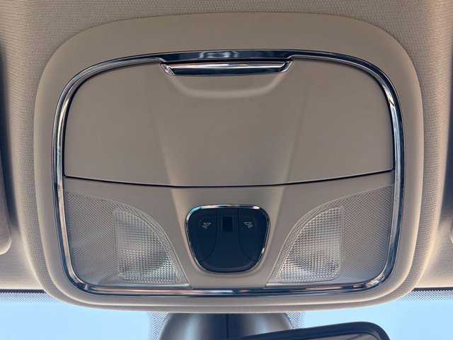 Used 2019 Jeep Cherokee Trailhawk AWD/4WD image 25