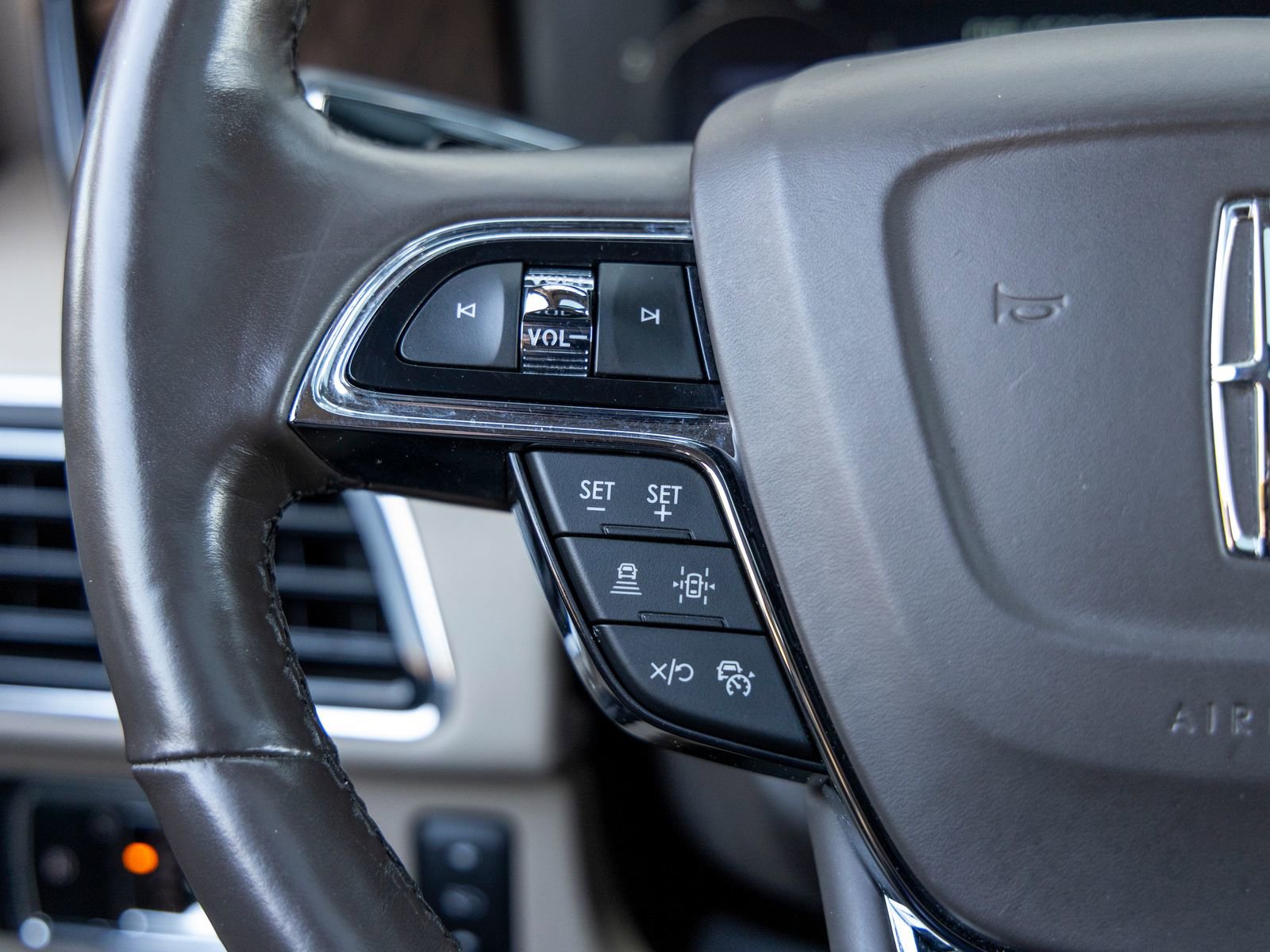 Used 2023 Lincoln Navigator Reserve image 29