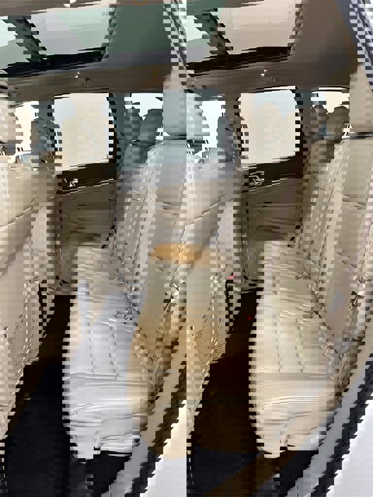 Used 2017 Jeep Grand Cherokee Limited w/ Luxury Group II image 32