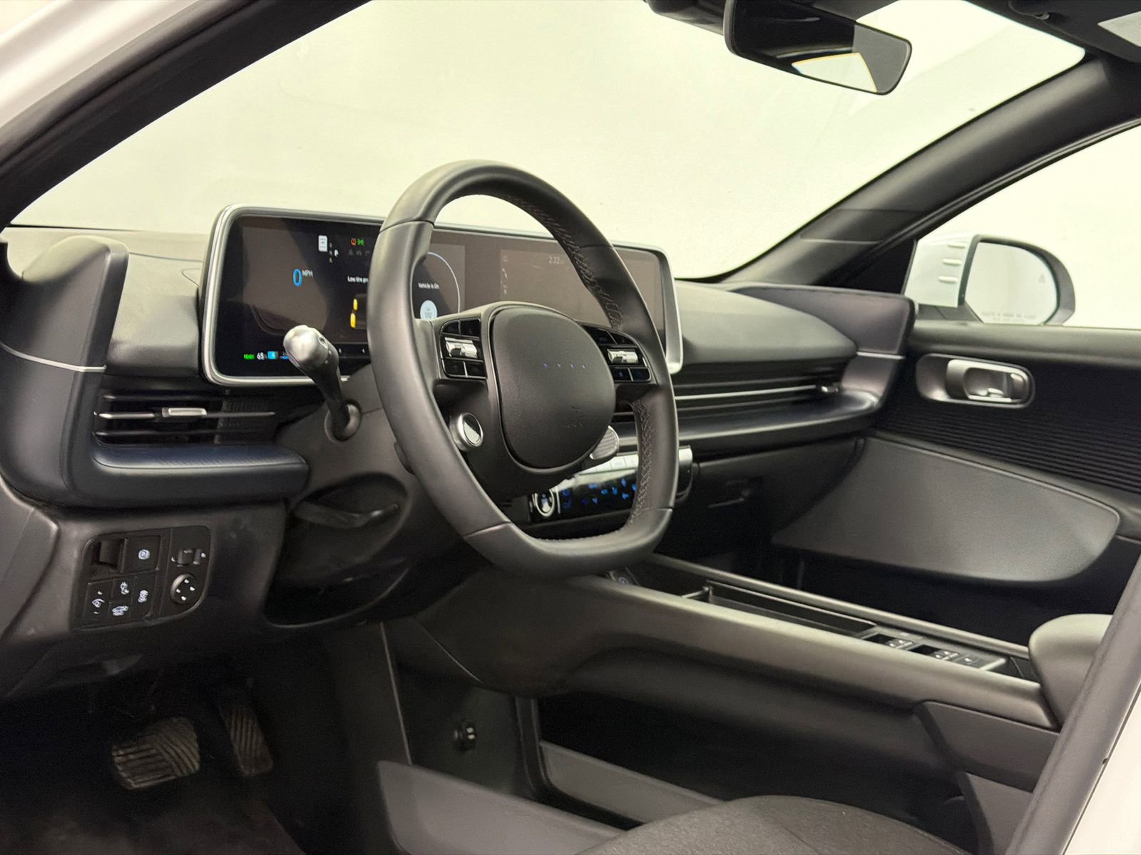Used 2024 Hyundai Ioniq 6 SE RWD image 14