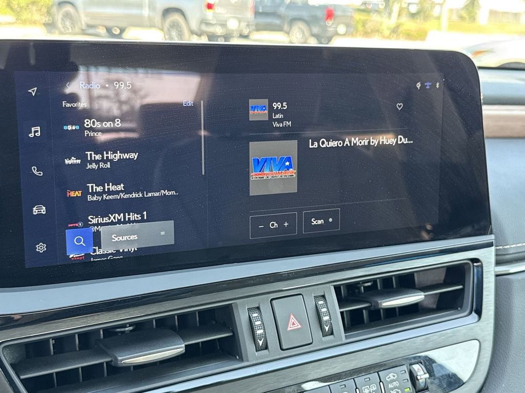 Used 2025 Lexus ES 350 w/ Premium Package image 23