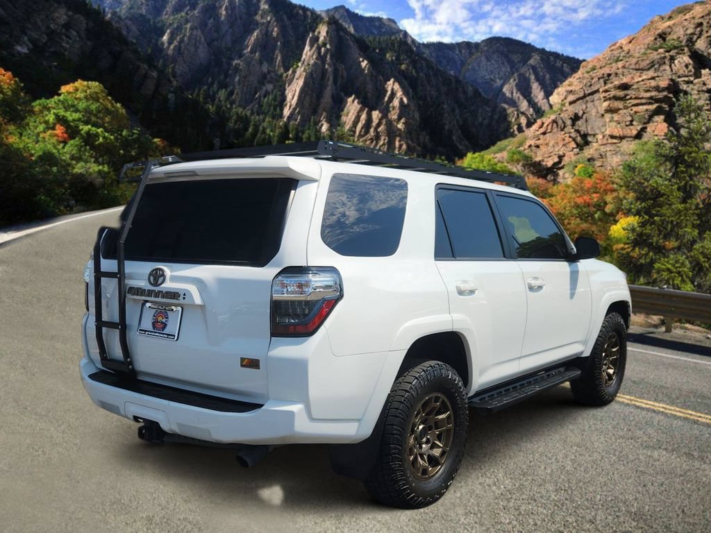 Used 2023 Toyota 4Runner 40th Anniversary SE AWD/4WD image 3