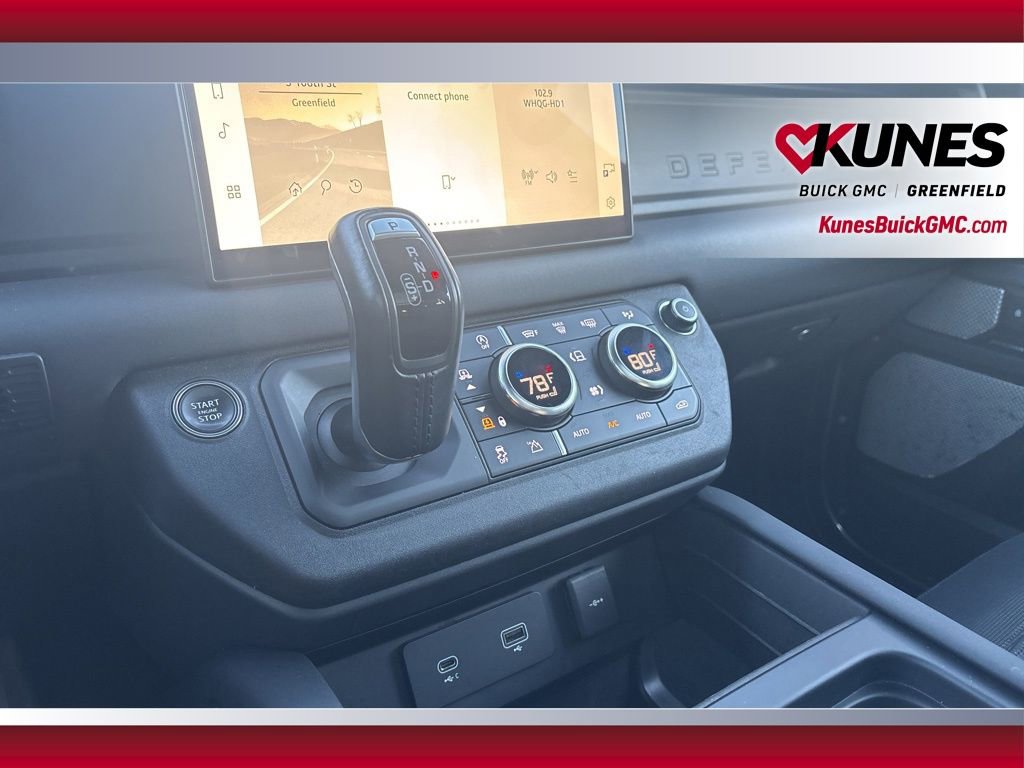 Used 2024 Land Rover Defender 130 X-Dynamic SE AWD/4WD image 30