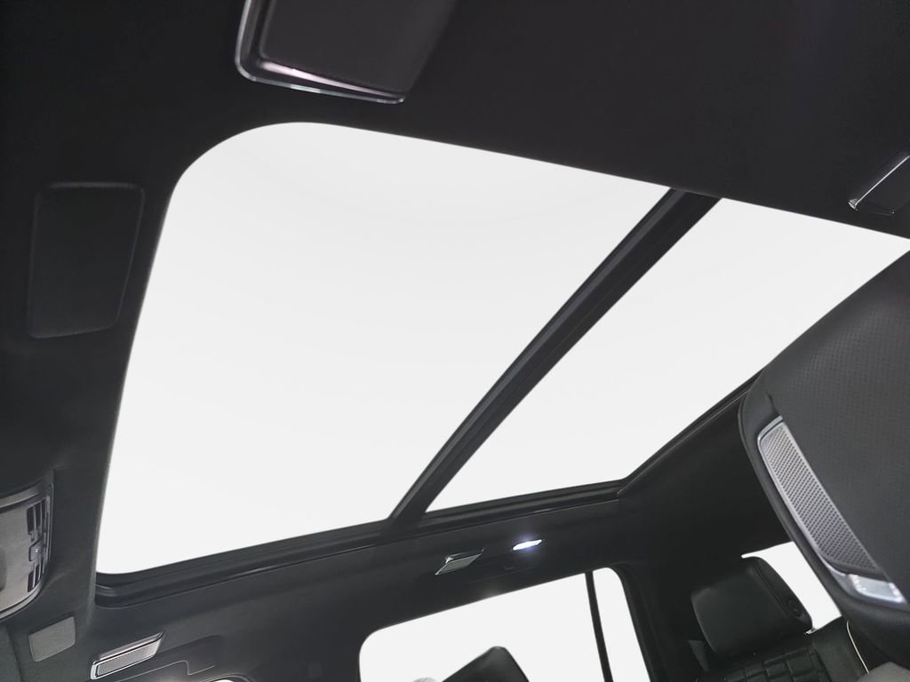 Used 2021 Cadillac Escalade ESV Sport Platinum w/ LPO, ONYX Package image 27