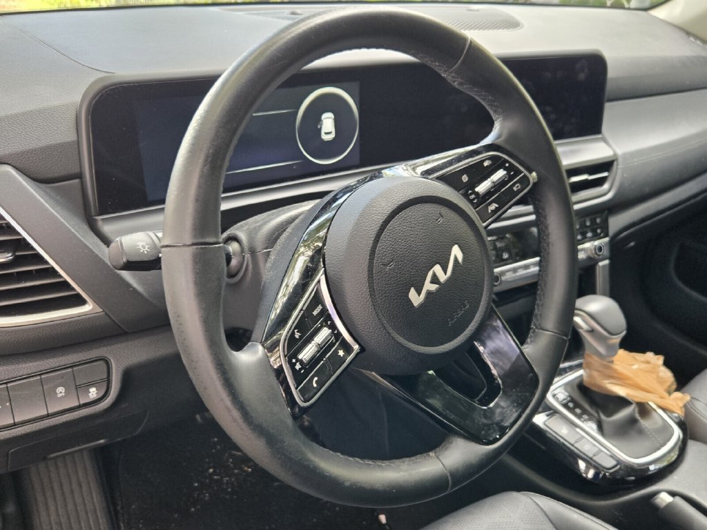 Used 2025 Kia Seltos EX w/ EX Sunroof Package FWD image 11