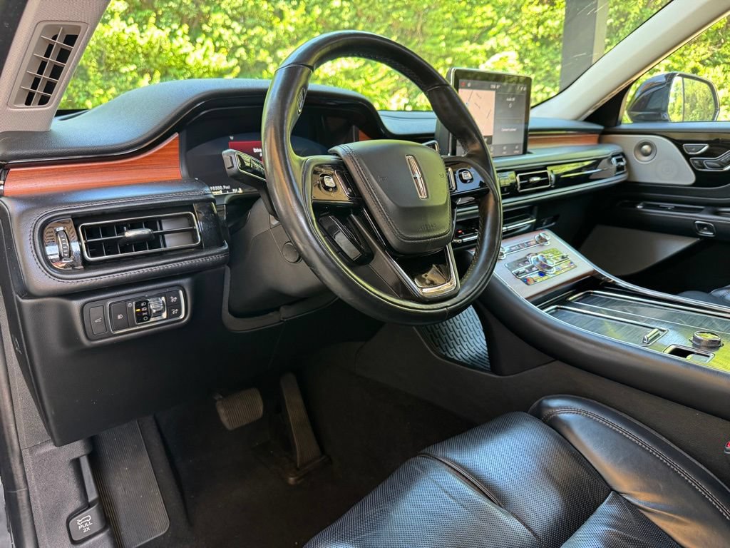 Used 2020 Lincoln Aviator Reserve w/ Equipment Group 202A AWD/4WD image 11