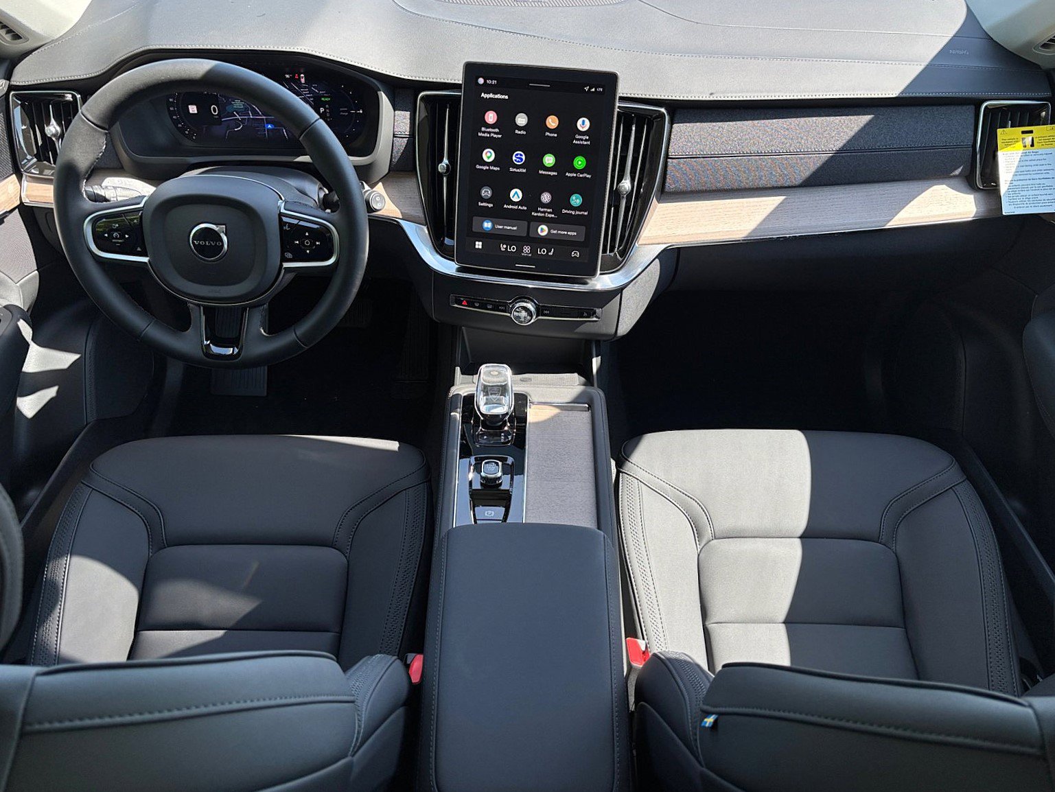 New 2026 Volvo XC90 T8 Plus w/ Protection Package Premier AWD/4WD image 15