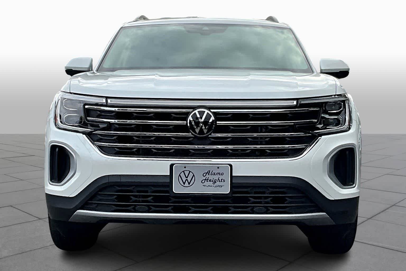New 2026 Volkswagen Atlas SE FWD image 3