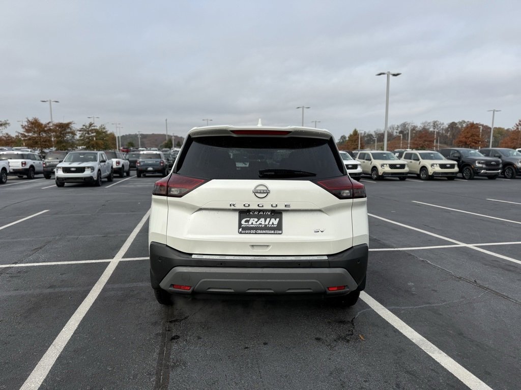 Used 2023 Nissan Rogue SV image 6