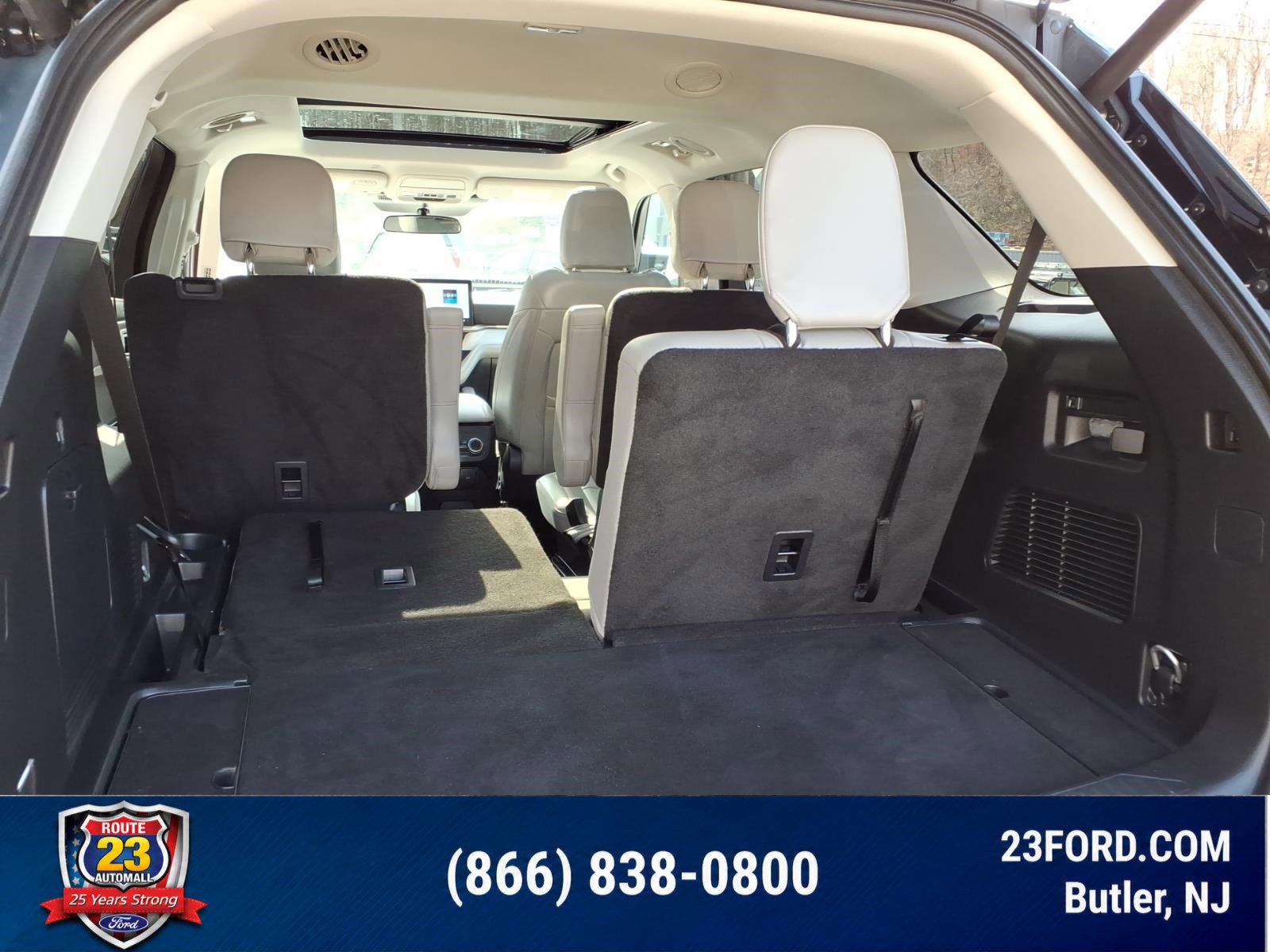 Certified 2025 Ford Explorer Active w/ Active Comfort Package AWD/4WD image 27