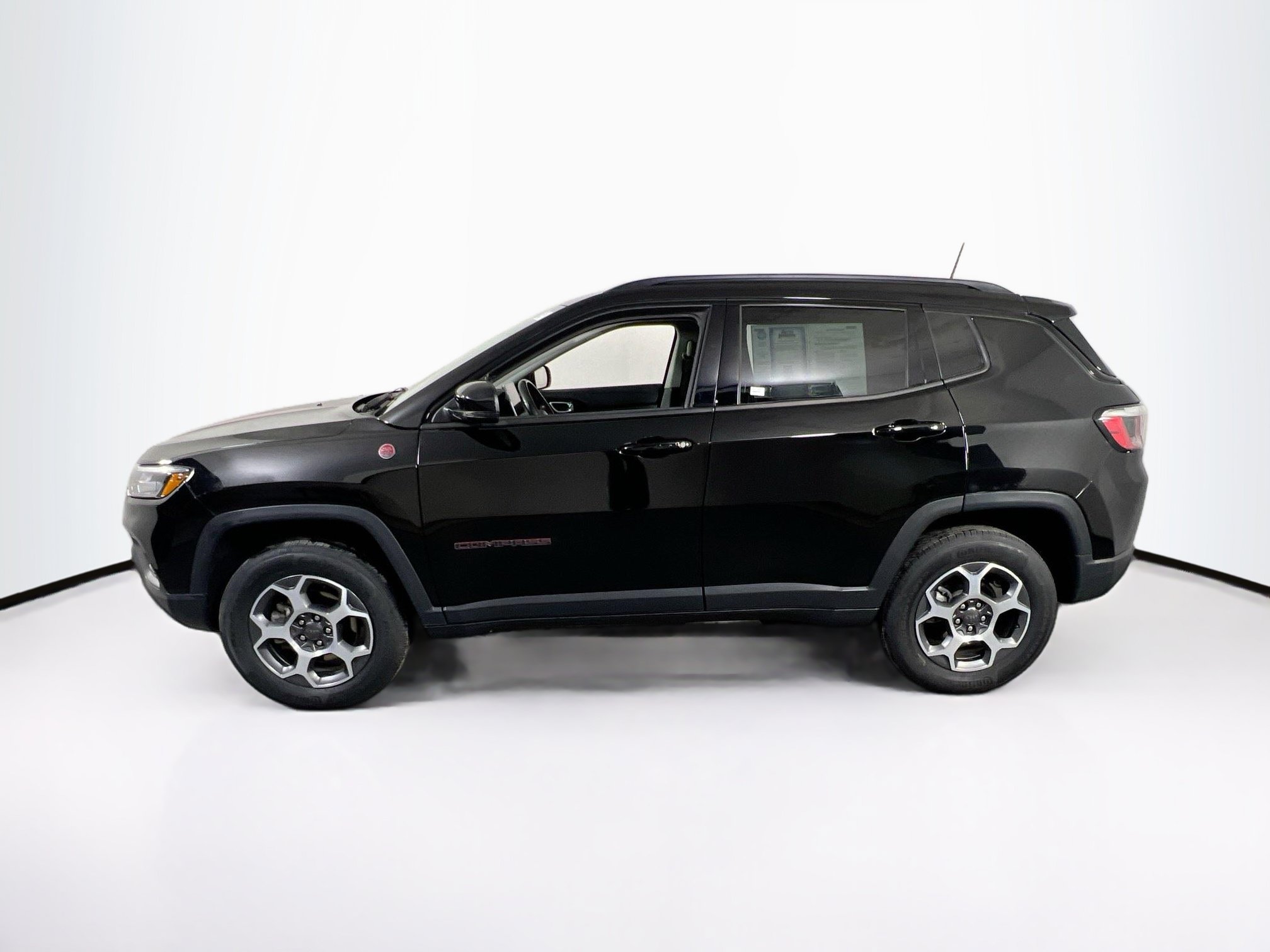 Used 2022 Jeep Compass Trailhawk w/ Trailhawk Convenience Group AWD/4WD image 8