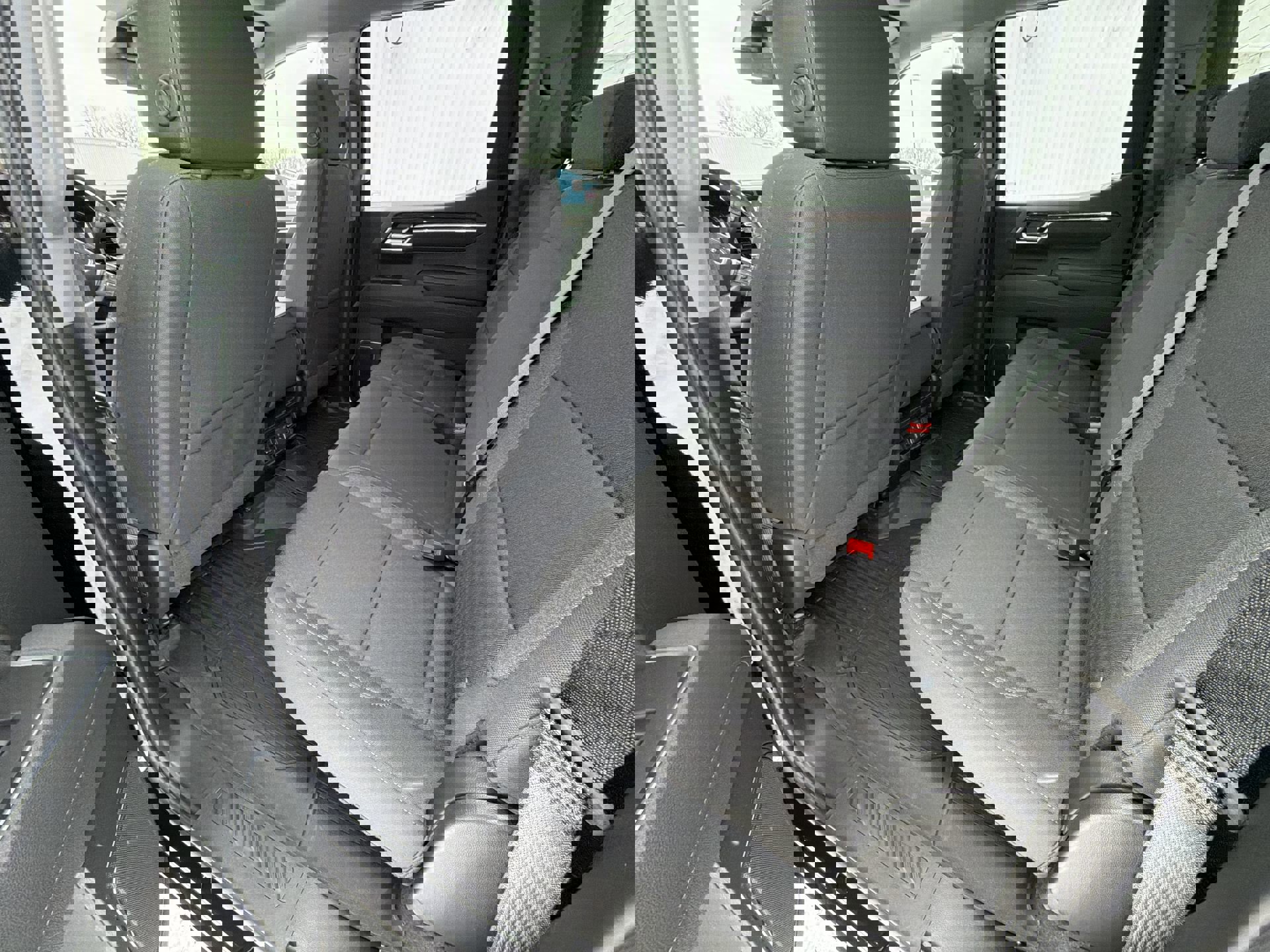 New 2026 GMC Sierra 1500 SLE image 23