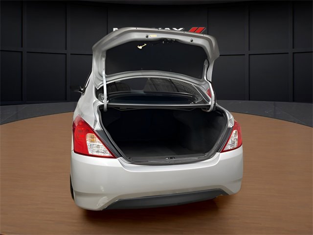 Used 2019 Nissan Versa SV image 7