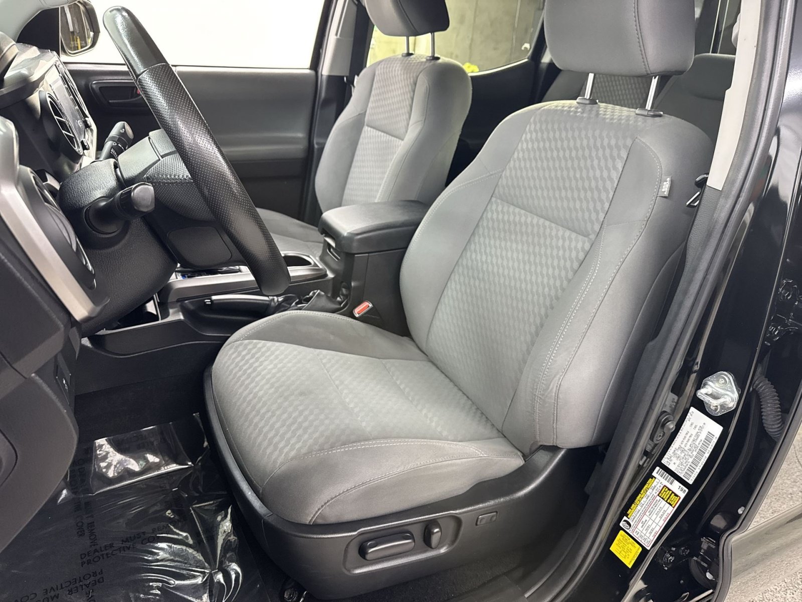 Used 2022 Toyota Tacoma SR5 AWD/4WD image 25