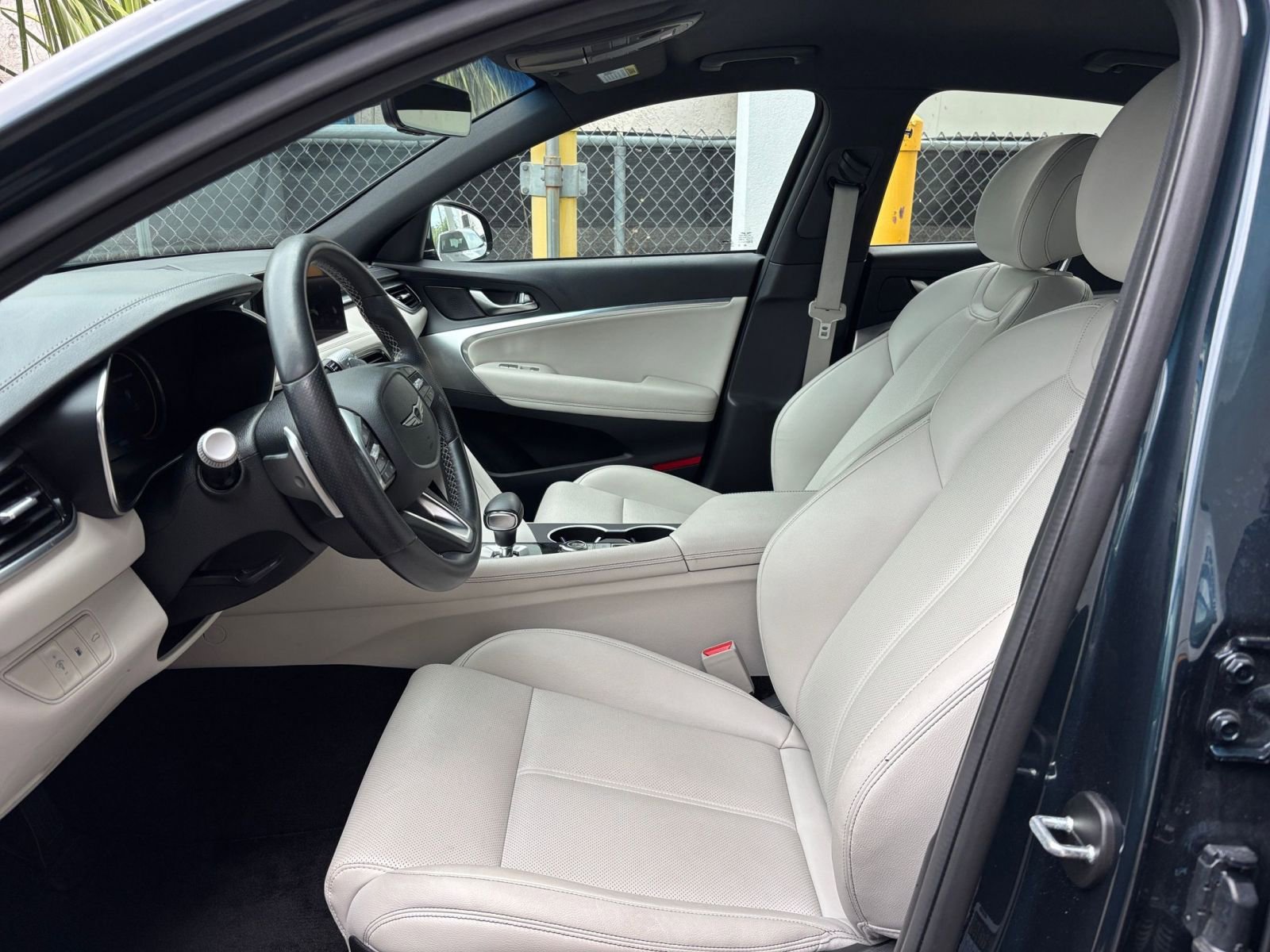Used 2025 Genesis G70 2.5T AWD/4WD image 28