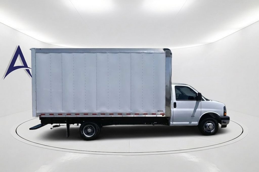 New 2026 Chevrolet Express 3500 w/ Power Convenience Package RWD image 7