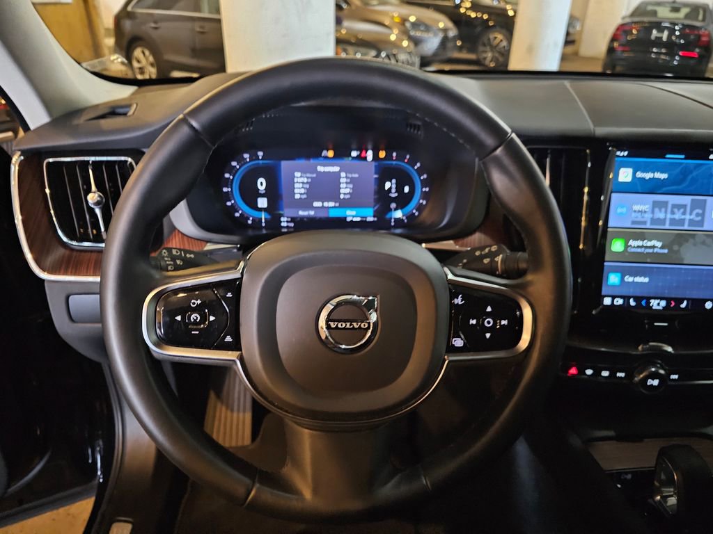 Certified 2023 Volvo XC60 B5 Plus AWD/4WD image 22