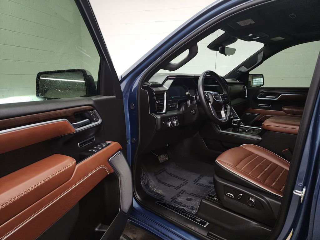 Used 2025 GMC Sierra 1500 Denali Ultimate image 11
