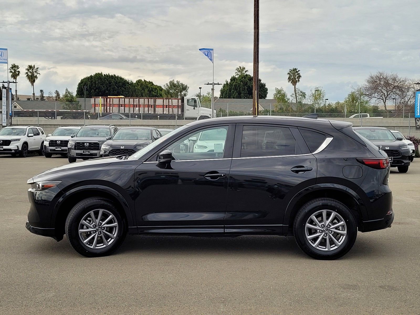 Used 2025 MAZDA CX-5 AWD 2.5 S w/ Preferred Package image 8