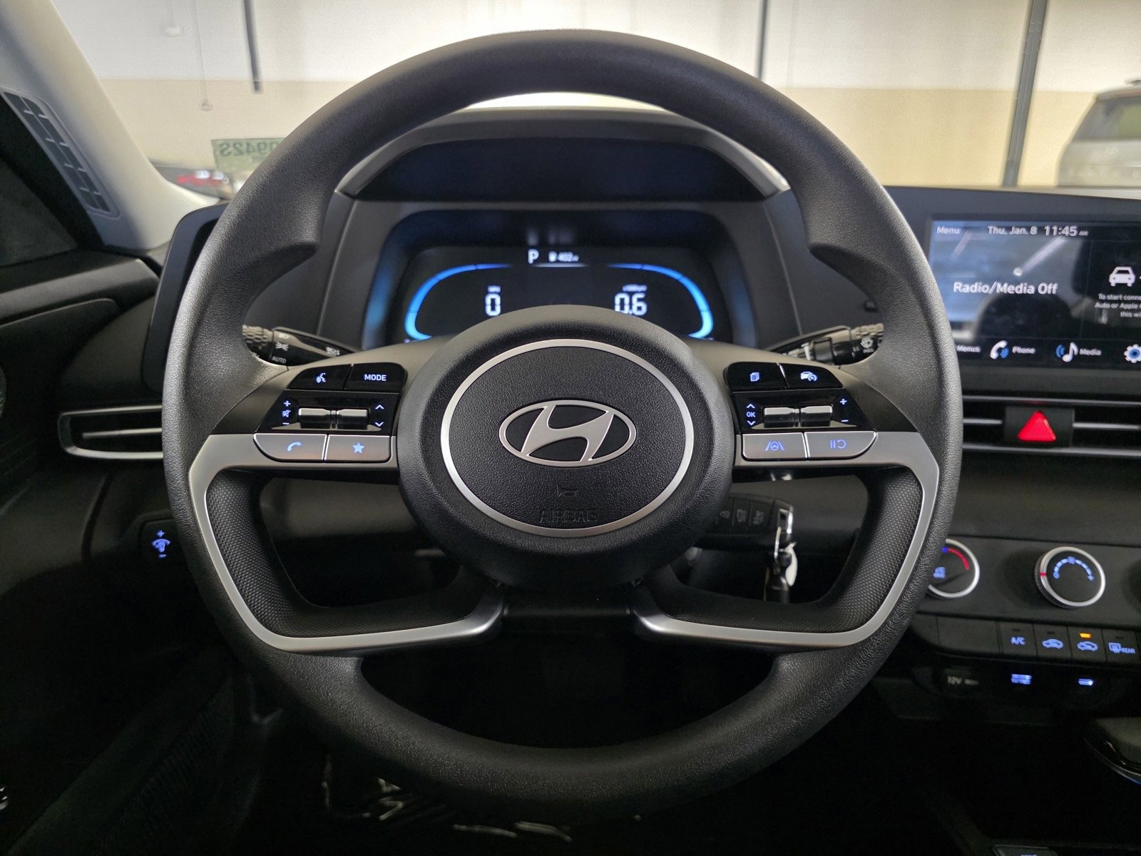 Certified 2025 Hyundai Elantra SE image 29