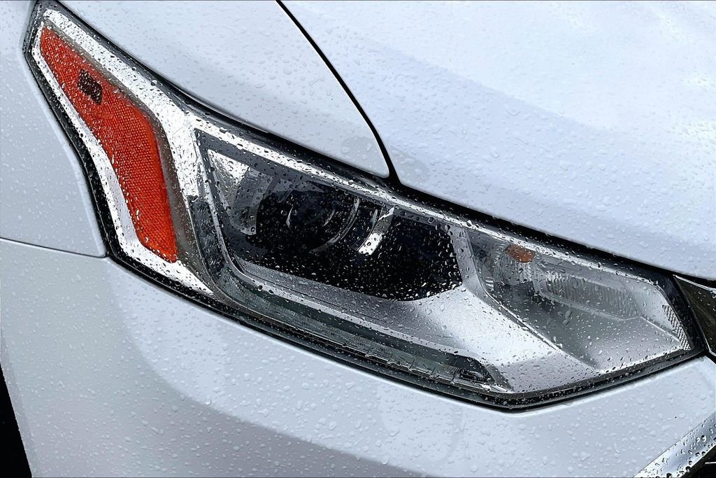 Used 2021 Chevrolet Traverse LT w/ LT Premium Package image 27