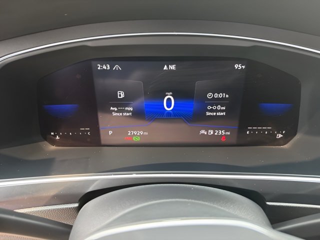 Certified 2023 Volkswagen Tiguan SE AWD/4WD image 12