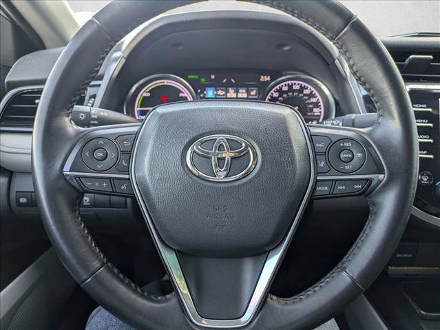 Used 2020 Toyota Camry XLE image 12