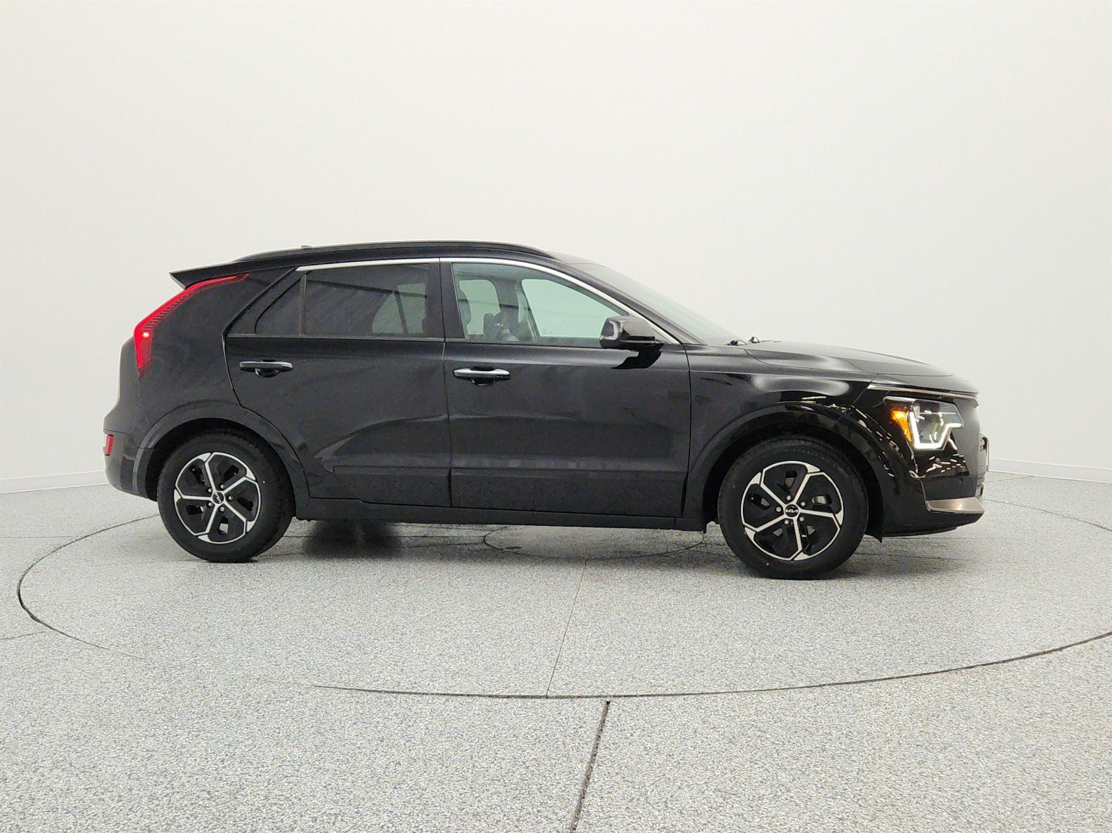Used 2023 Kia Niro FWD image 4
