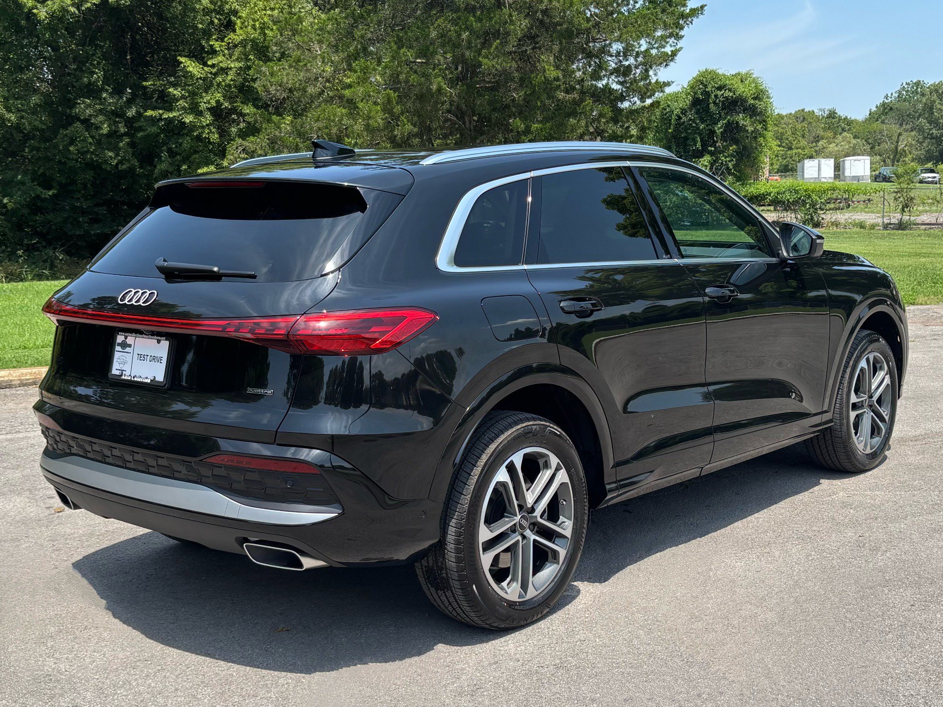 Used 2025 Audi Q5 Premium Plus AWD/4WD image 3