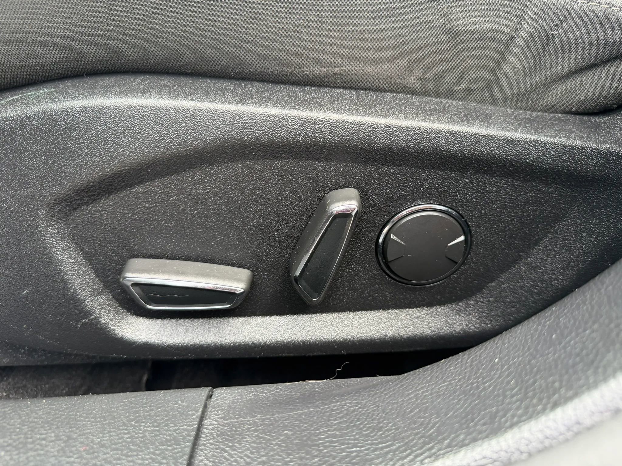 Used 2019 Ford Fusion SE image 28