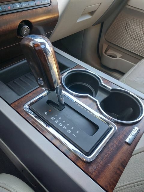 Used 2010 Ford Expedition Limited AWD/4WD image 23