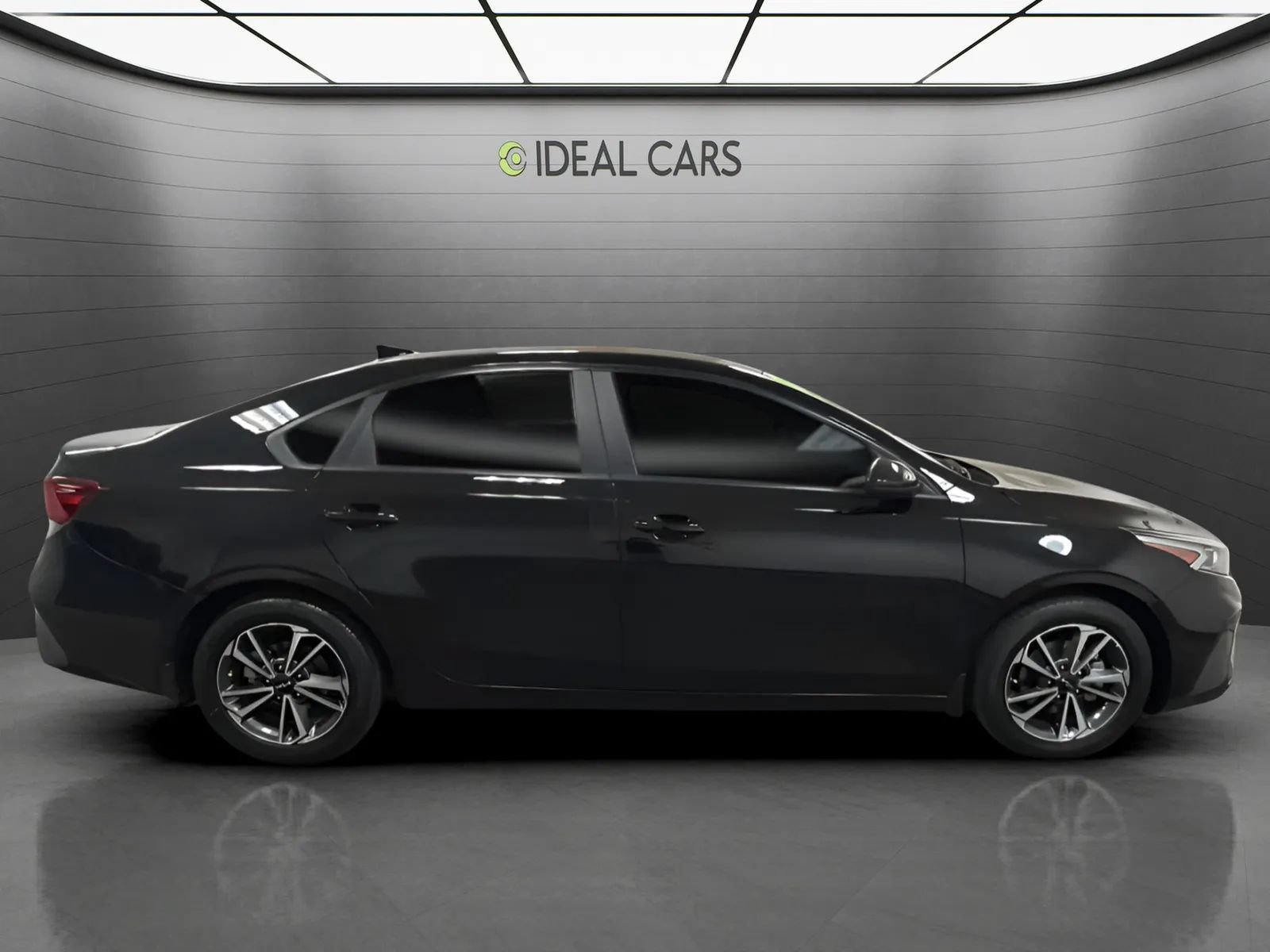 Used 2023 Kia Forte LXS FWD image 4