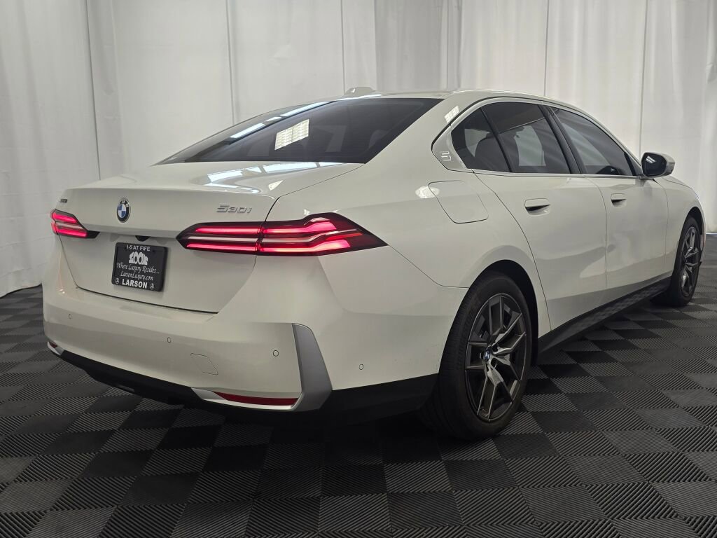 Used 2026 BMW 530i xDrive w/ Premium Package image 6