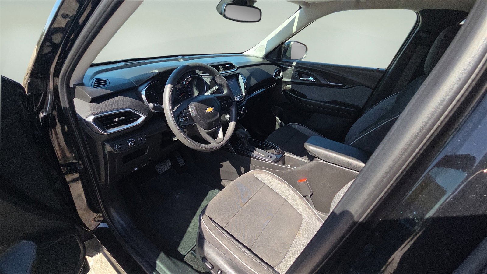 Used 2021 Chevrolet TrailBlazer LT w/ Convenience Package image 23