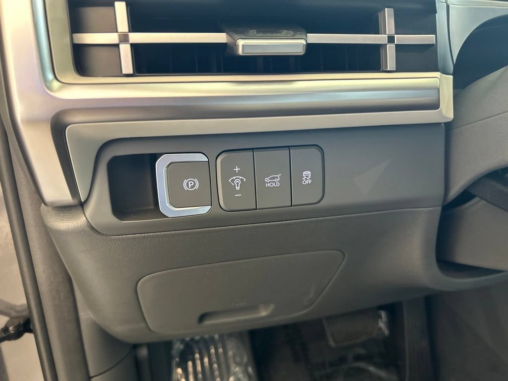 Used 2025 Hyundai Santa Fe SEL FWD image 38