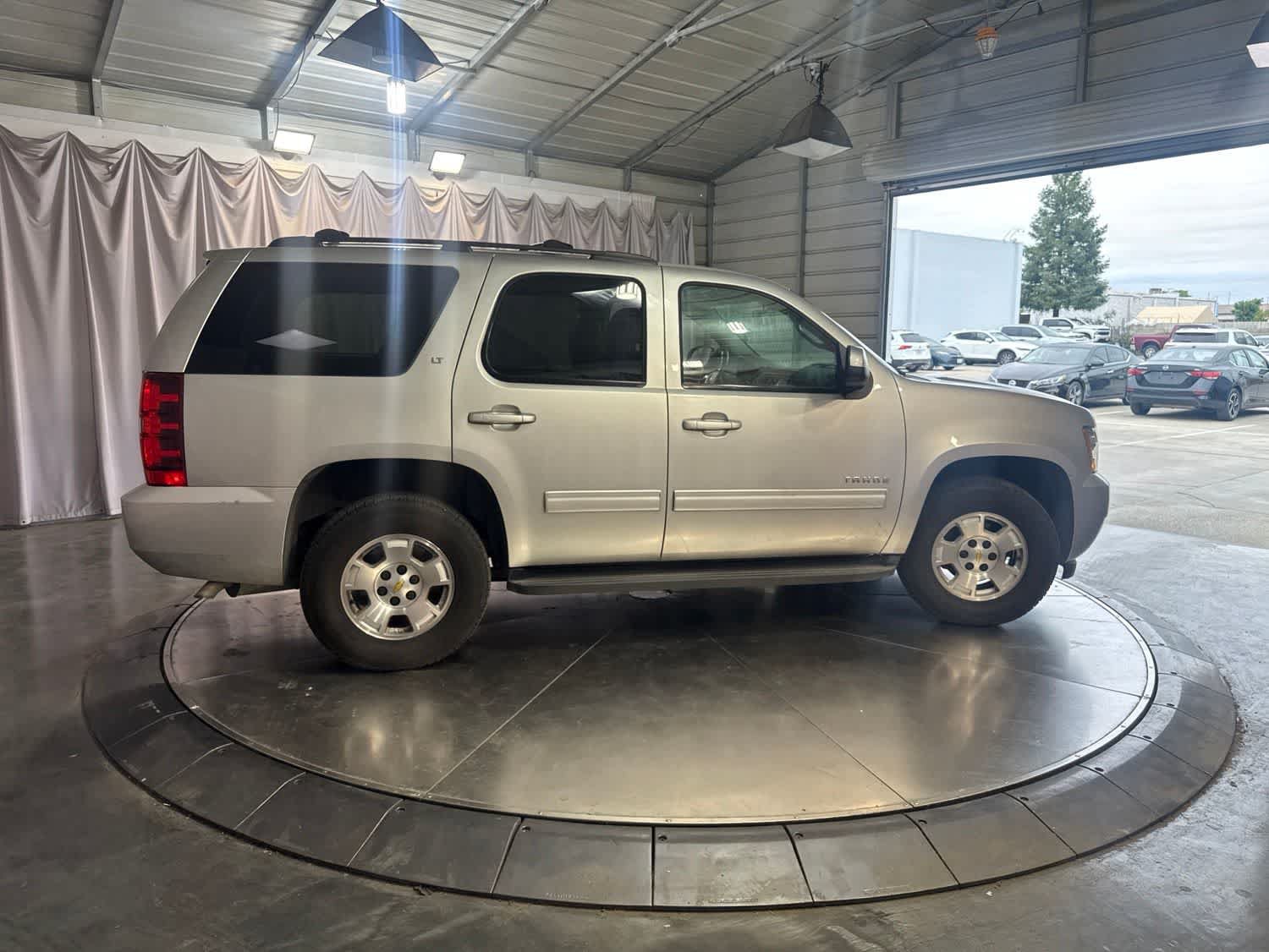 Used 2013 Chevrolet Tahoe LT RWD image 4