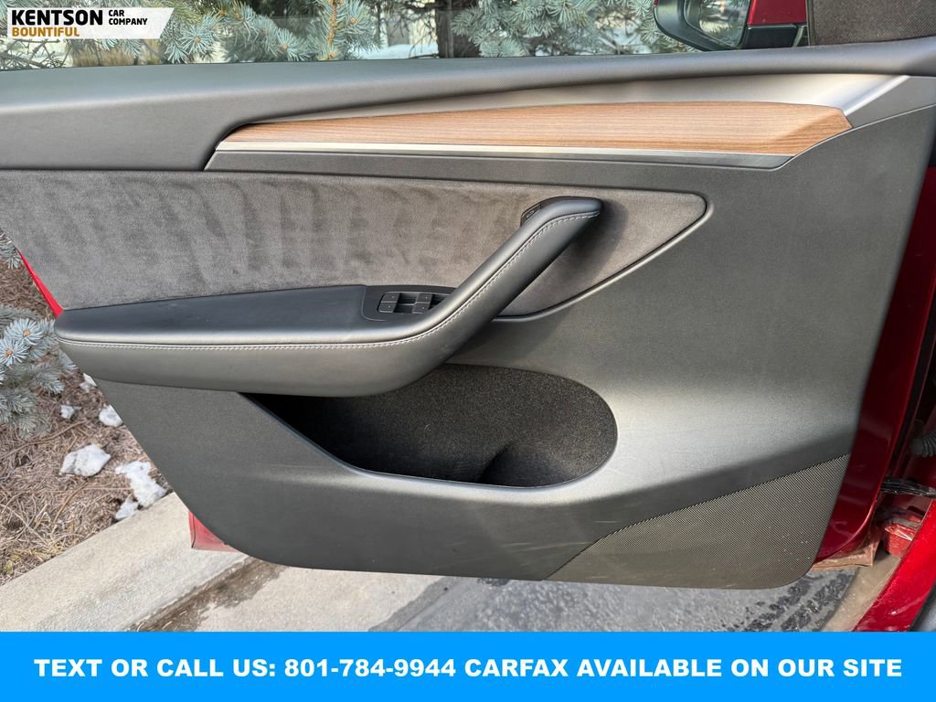 Used 2024 Tesla Model Y Performance image 18